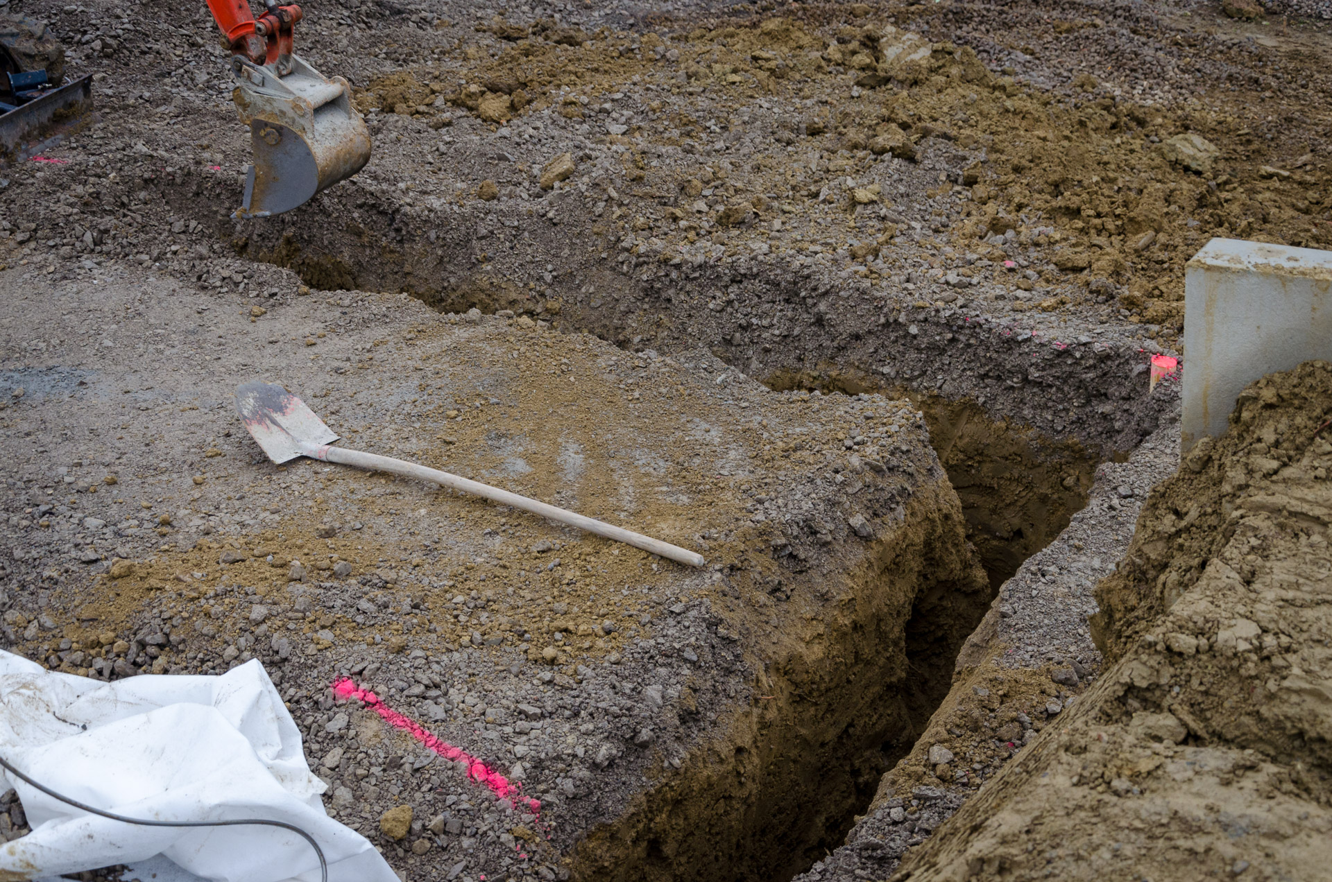 Mehr über den Artikel erfahren Glatthaar: Fundament für Stützmauer
