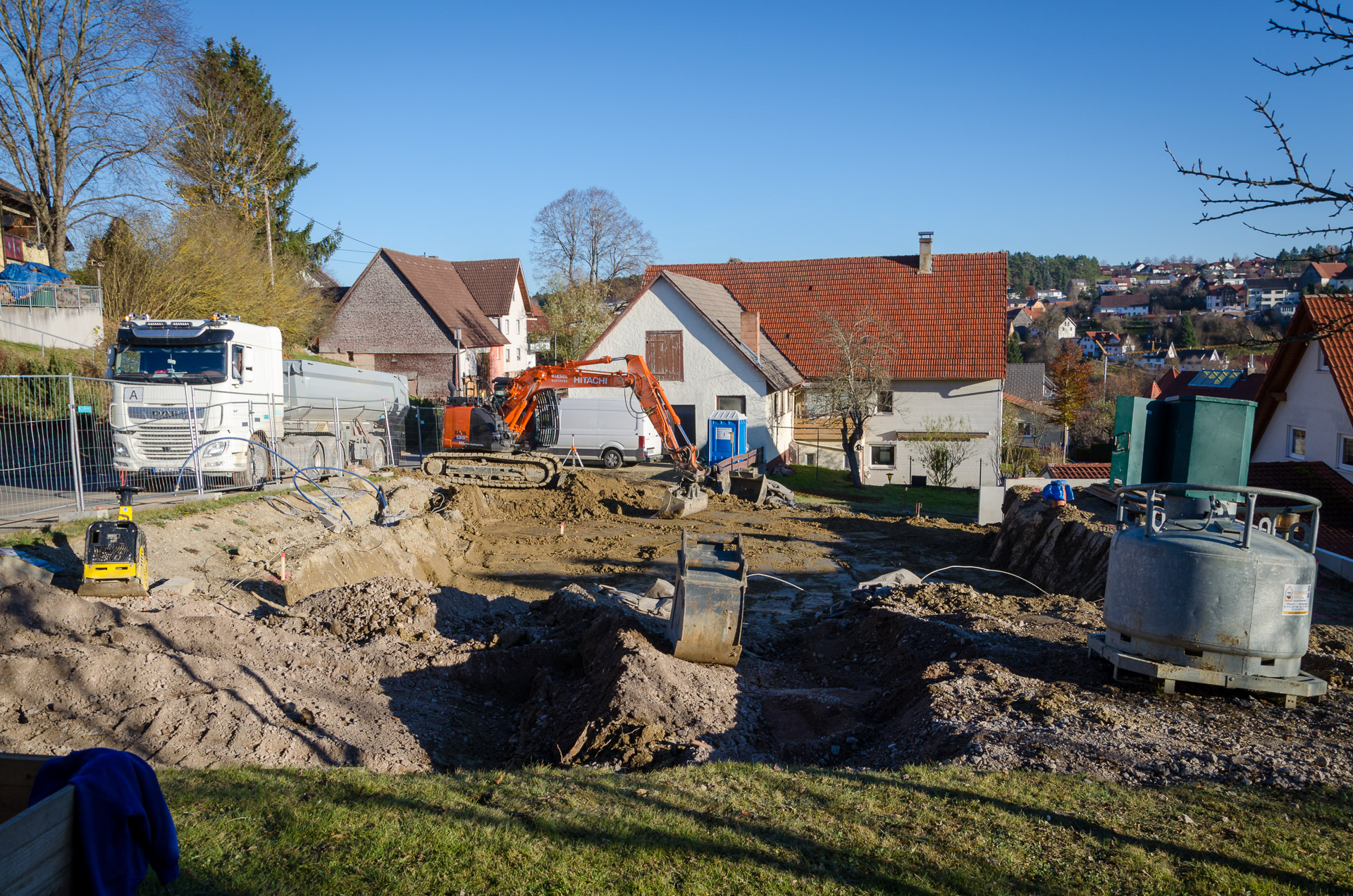 Mehr über den Artikel erfahren Erdbauer: Tag 1