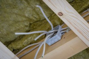 Mehr über den Artikel erfahren Elektrik, Treppe und Ameisensperre